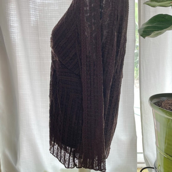 Bandolino Black Lace V Neck Top - Picture 4 of 13